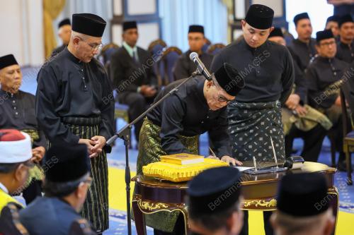 DATUK SERI WAN ROSDY WAN ISMAIL