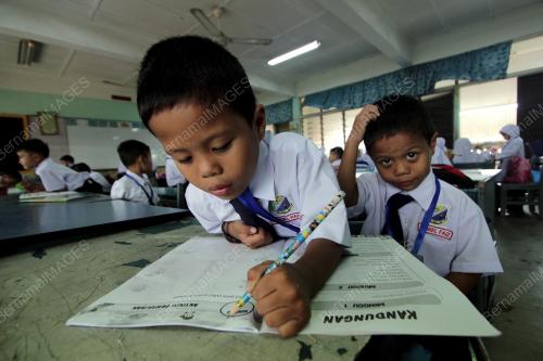 PASANGAN KEMBAR MURID TAHUN 1