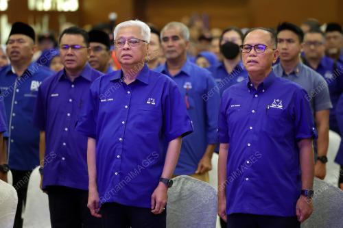 DATUK SERI ISMAIL SABRI YAAKOB