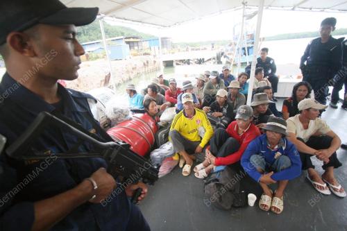 NELAYAN ASING DITAHAN