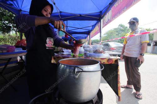PENJAJA GERAI TEPI JALAN