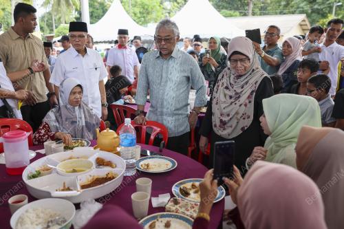 AL-SULTAN ABDULLAH RI'AYATUDDIN AL-MUSTAFA BILLAH SHAH