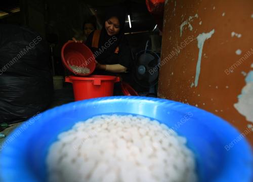 BUAH KABUNG LARIS BULAN PUASA