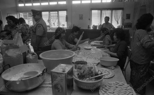 PH06_04082015_BUAT_KUIH