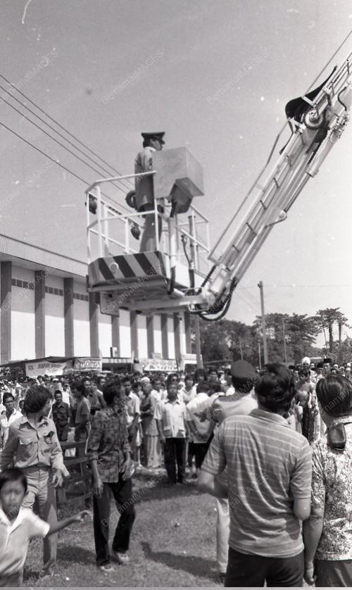 MOHD. NAJIB TUN ABDUL RAZAK