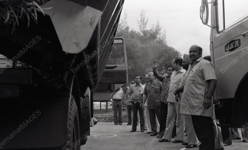 DATUK MOHD NAJIB TUN ABDUL RAZAK