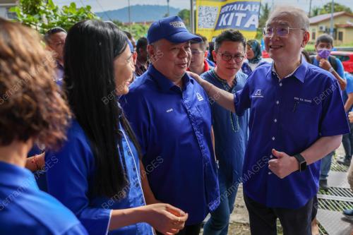 DATUK SERI WEE KA SIONG