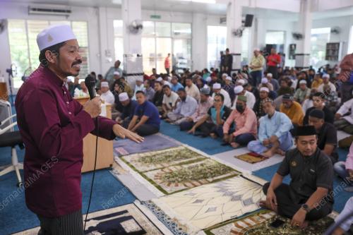 DATUK SERI DR MOHD UZIR MAHIDIN