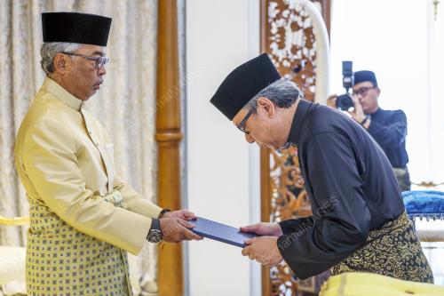 AL-SULTAN ABDULLAH RI'AYATUDDIN AL-MUSTAFA BILLAH SHAH