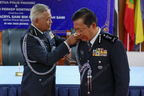 TAN SRI ACRYL SANI ABDULLAH SANI