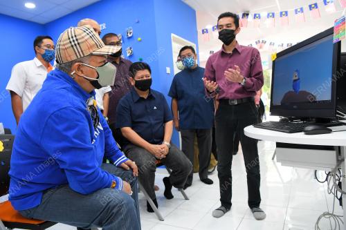 TAN SRI ANNUAR MUSA