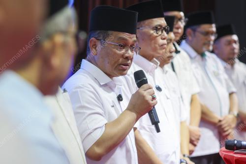 DATUK DR MOHD NA'IM MOKHTAR