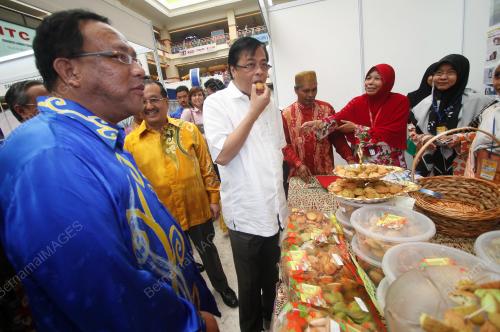 ISMAIL SABRI YAAKOB