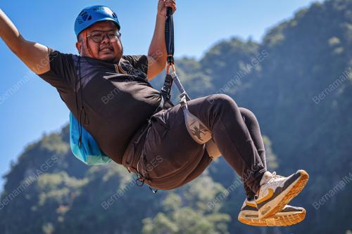 VIA FERRATA DAN ZIPLINE DI GUA TAGANG