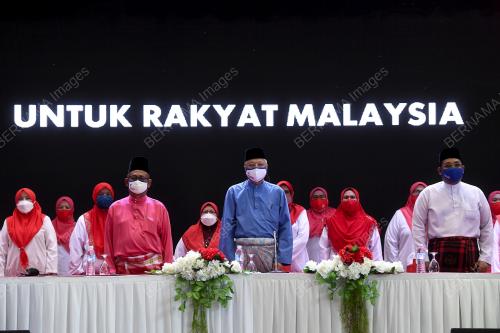 DATUK SERI ISMAIL SABRI YAAKOB