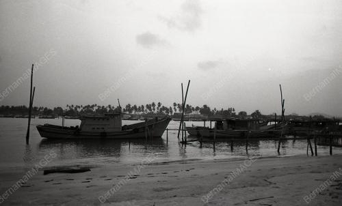 PH06_12012015_KAMPUNG_NELAYAN