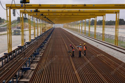 ECRL: BENGKEL KIMPALAN REL DAN PEMBUATAN LANDASAN