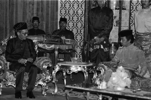 ISTIADAT MENGHADAP