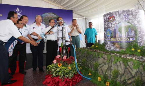 MOHD NAJIB TUN ABDUL RAZAK