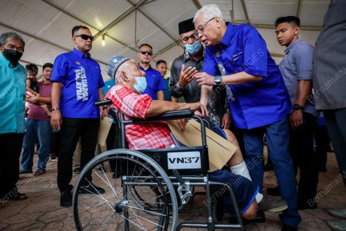 DATUK SERI ISMAIL SABRI YAAKOB