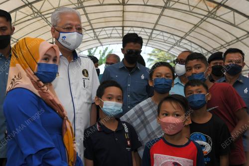 DATUK SERI ISMAIL SABRI YAAKOB