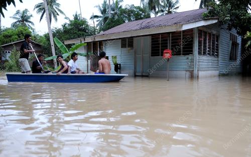 PH06_13012012_BANJIR