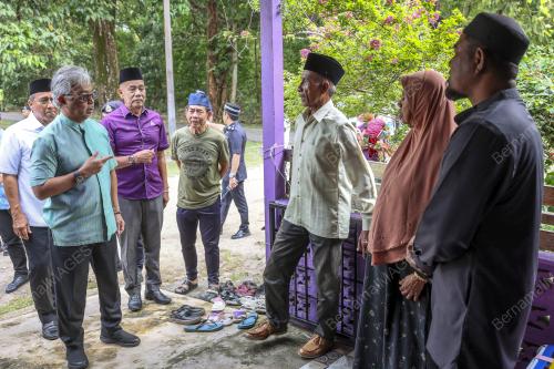 AL-SULTAN ABDULLAH RI'AYATUDDIN AL-MUSTAFA BILLAH SHAH