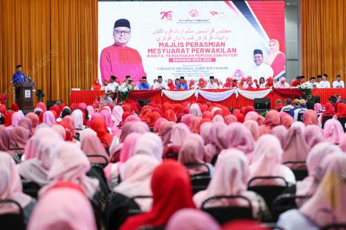 DATUK SERI ISMAIL SABRI YAAKOB