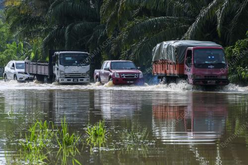 JALAN DINAIKI AIR