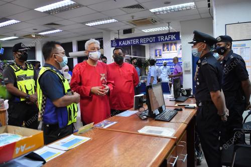 DATUK SERI ISMAIL SABRI YAAKOB