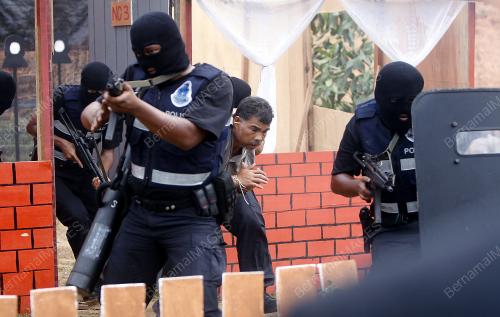 DRAMA SELAMATKAN TEBUSAN