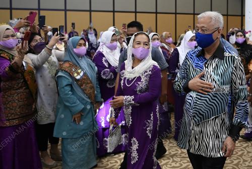 DATUK SERI ISMAIL SABRI YAAKOB