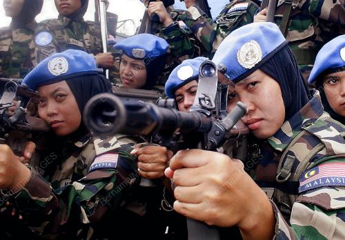 ANGGOTA WANITA MALCON III