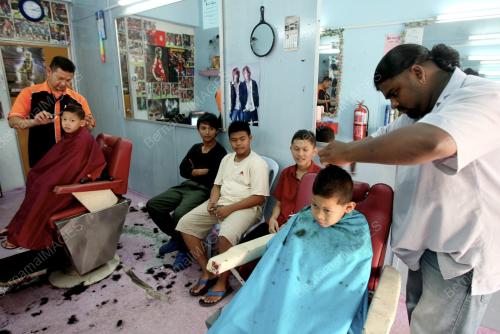 GUNTING RAMBUT