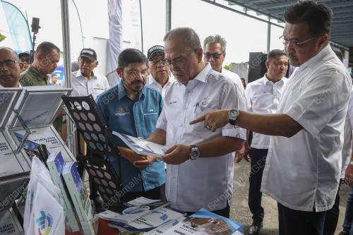 DATUK SERI WAN ROSDY WAN ISMAIL