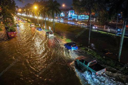BANJIR KILAT KUANTAN