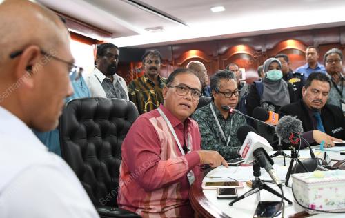 DATUK SERI WAN ROSDY WAN ISMAIL