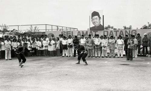 DR. MAHATHIR MOHAMAD
