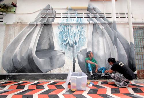 LUKISAN MURAL DI LORONG
