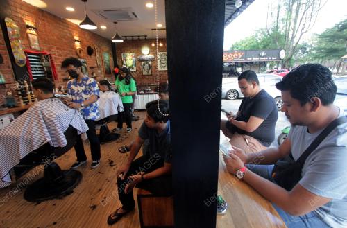 TINJAUAN KEDAI GUNTING RAMBUT