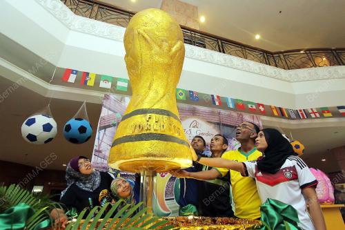 PH06_20062014_WORLDCUP