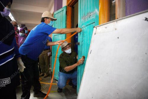 DATUK SERI WAN ROSDY WAN ISMAIL