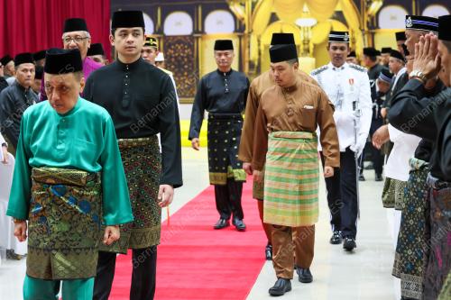 TENGKU HASSANAL IBRAHIM ALAM SHAH AL SULTAN ABDULLAH