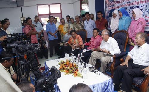 MOHD NAJIB TUN ABDUL RAZAK