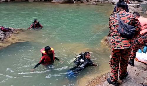 DUA PELAJAR UMP LEMAS