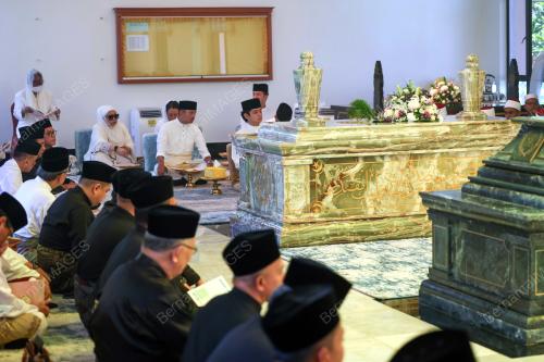 TENGKU HASSANAL IBRAHIM ALAM SHAH AL SULTAN ABDULLAH