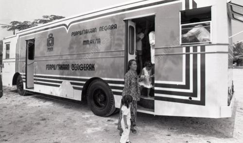 PERPUSTAKAAN BERGERAK