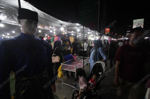 SUASANA BAZAR AIDILFITRI
