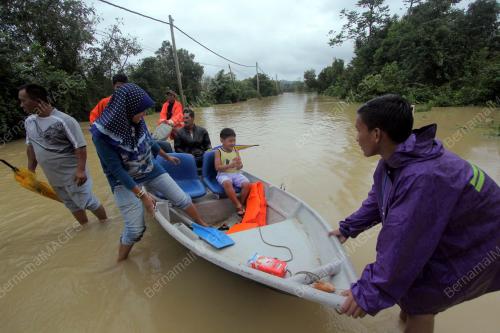 PH06_24122014_BANJIR