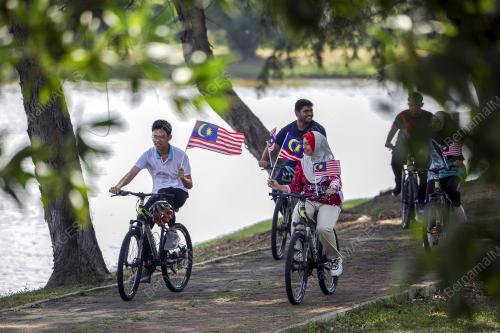 BERIADAH DENGAN SEMANGAT KEMERDEKAAN